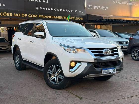 TOYOTA HILUX 2.7 SR 4X2 CD 16V FLEX 4P AUTOMÁTICO TOYOTA HILUX 2.7 SR 4X2 CD 16V FLEX 4P AUTOMÁTICO